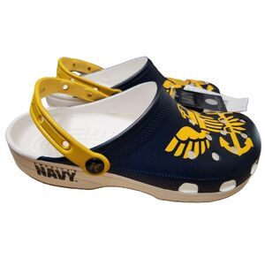 Crocs Americas Navy Slip-On Clogs Men’s size 9 Women’s 11